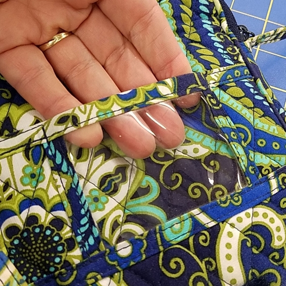 Vera Bradley Cross Body Purse Green 6" x 7" x 1" - Picture 12 of 12